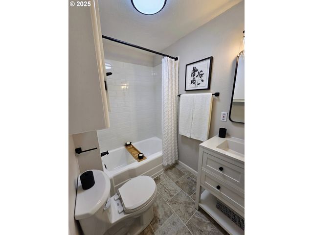 2334 RANDALL St, West Linn, OR 97068