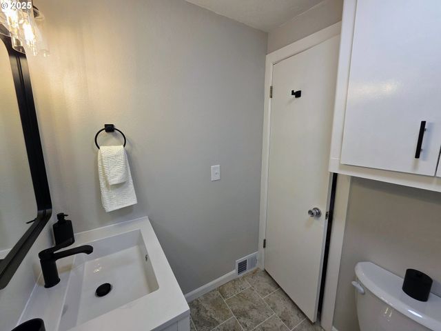 2334 RANDALL St, West Linn, OR 97068