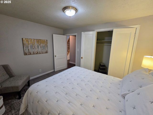 2334 RANDALL St, West Linn, OR 97068