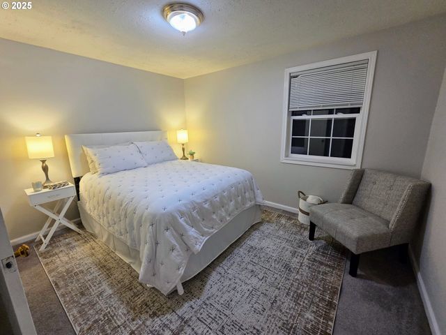 2334 RANDALL St, West Linn, OR 97068