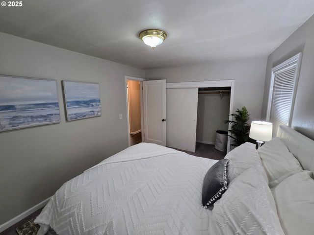 2334 RANDALL St, West Linn, OR 97068