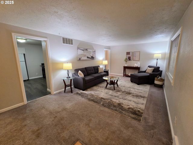 2334 RANDALL St, West Linn, OR 97068