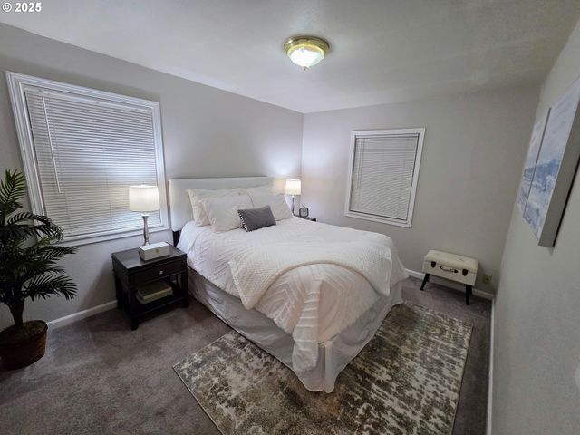 2334 RANDALL St, West Linn, OR 97068