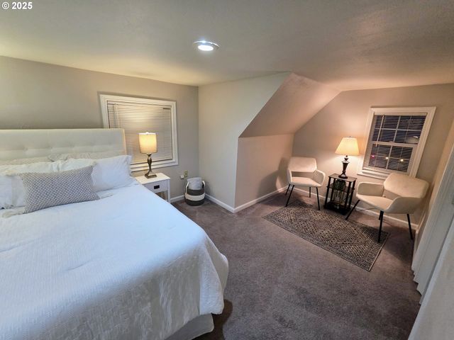 2334 RANDALL St, West Linn, OR 97068