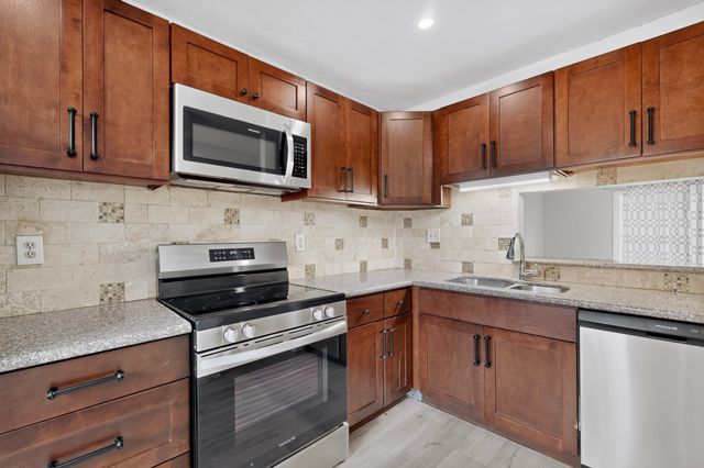 734 W Collins Street, Denton, TX 76201