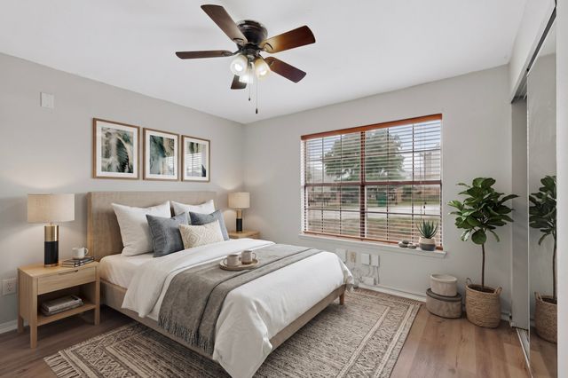734 W Collins Street, Denton, TX 76201