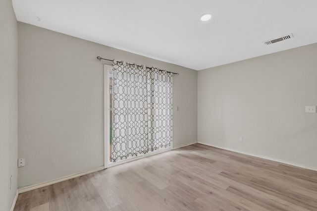 734 W Collins Street, Denton, TX 76201