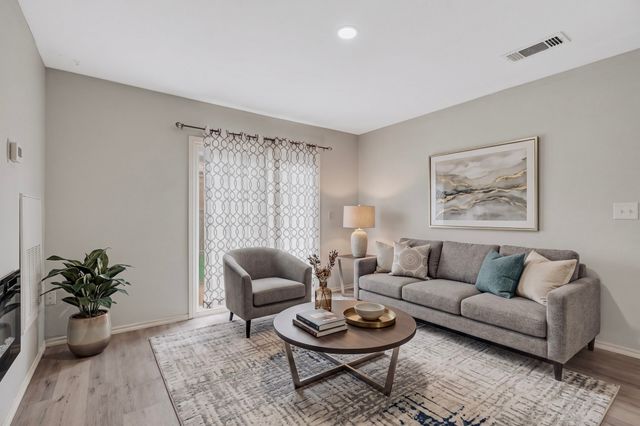 734 W Collins Street, Denton, TX 76201