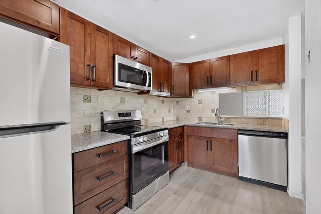 734 W Collins Street, Denton, TX 76201