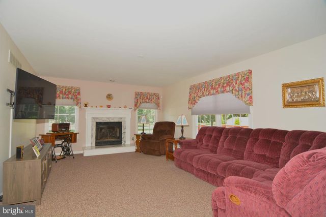 105 CROMWELL DR, Mullica Hill, NJ 08062