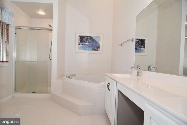 105 CROMWELL DR, Mullica Hill, NJ 08062