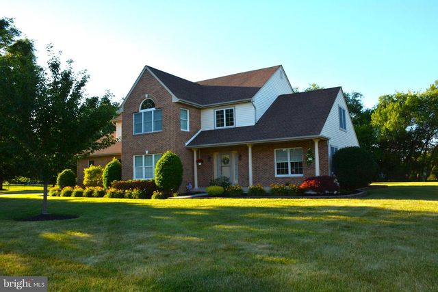 105 CROMWELL DR, Mullica Hill, NJ 08062