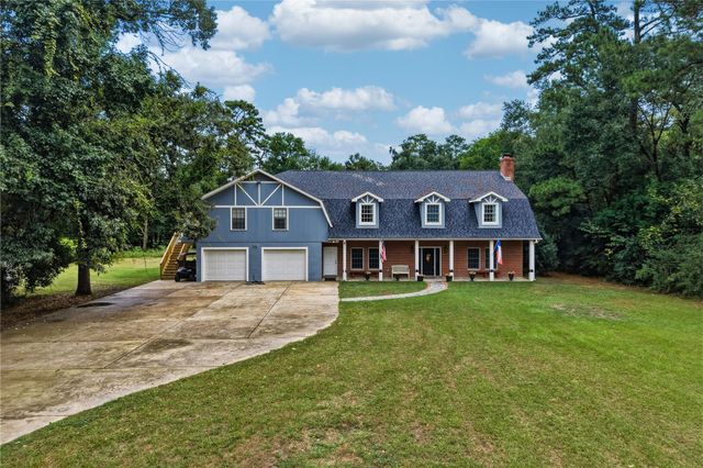 8714 Holly Hills Drive, Tomball, TX 77375