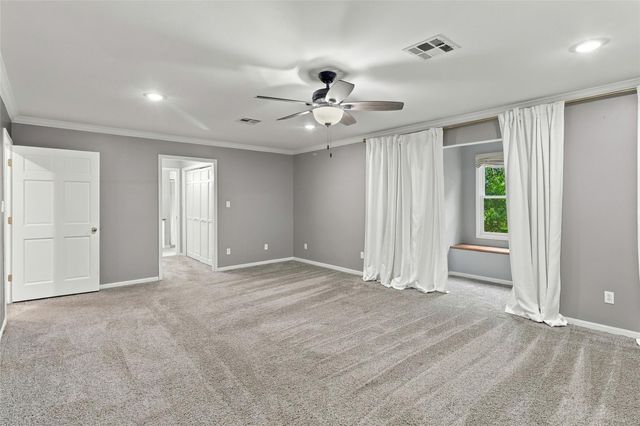 8714 Holly Hills Drive, Tomball, TX 77375