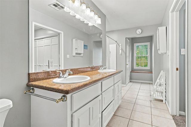 8714 Holly Hills Drive, Tomball, TX 77375