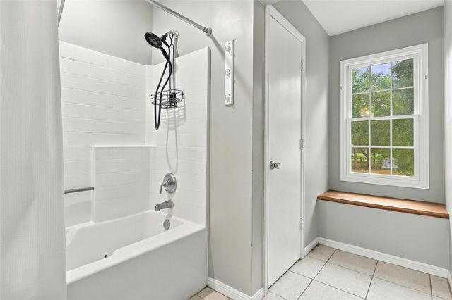 8714 Holly Hills Drive, Tomball, TX 77375
