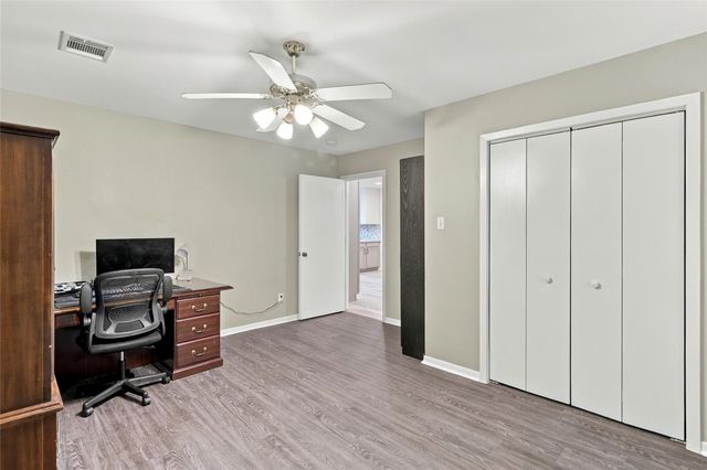 8714 Holly Hills Drive, Tomball, TX 77375