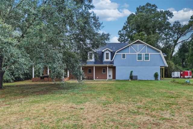 8714 Holly Hills Drive, Tomball, TX 77375