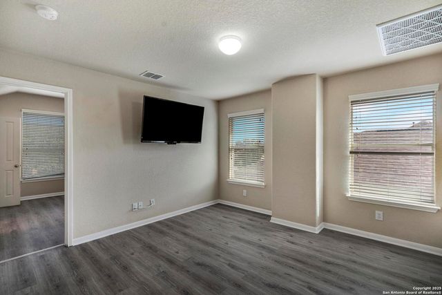 8626 Kardla Forest, San Antonio, TX 78251