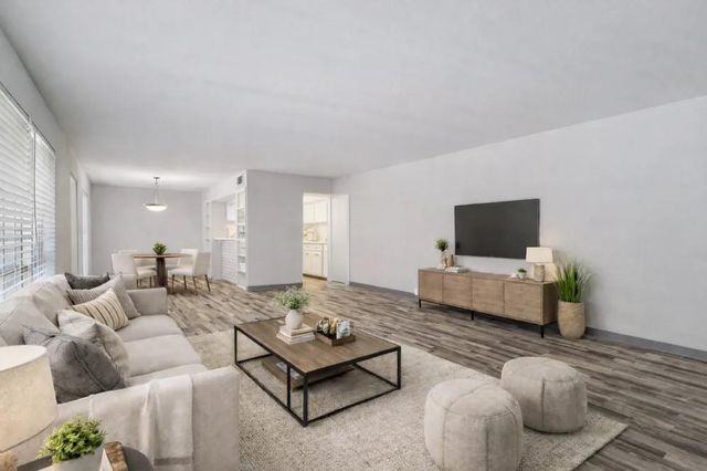 2815 Greenridge Drive 3-008, North Houston, TX 77057