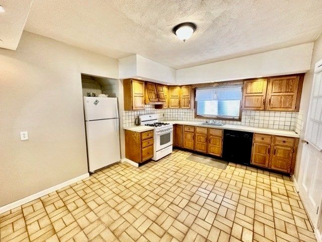 46 Washington Ave 1, Winthrop, MA 02152
