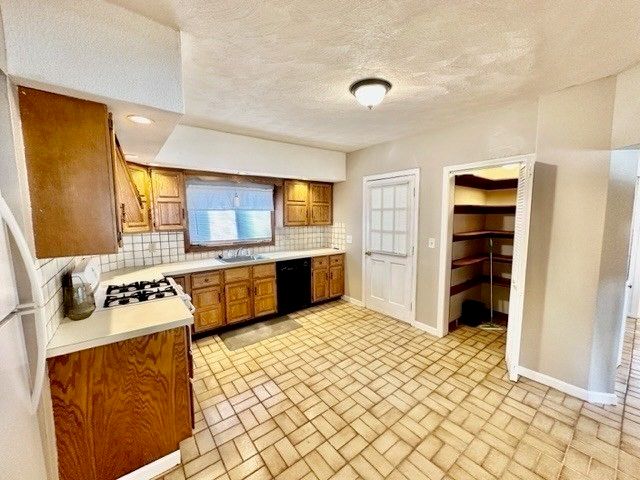 46 Washington Ave 1, Winthrop, MA 02152
