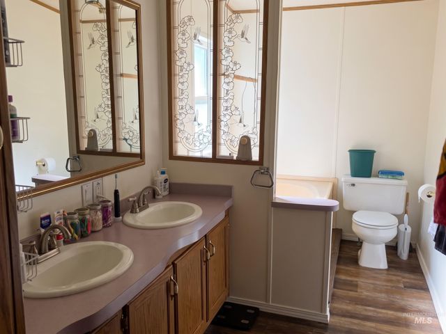 13821 Gary Ln, Caldwell, ID 83607