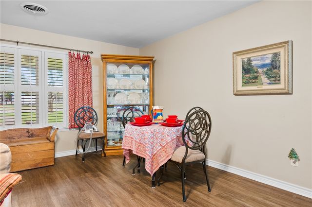 948 Oak Ave, Rockport, TX 78382