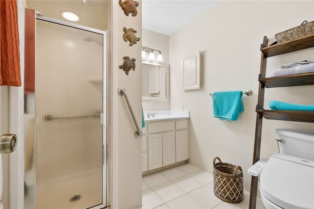 948 Oak Ave, Rockport, TX 78382