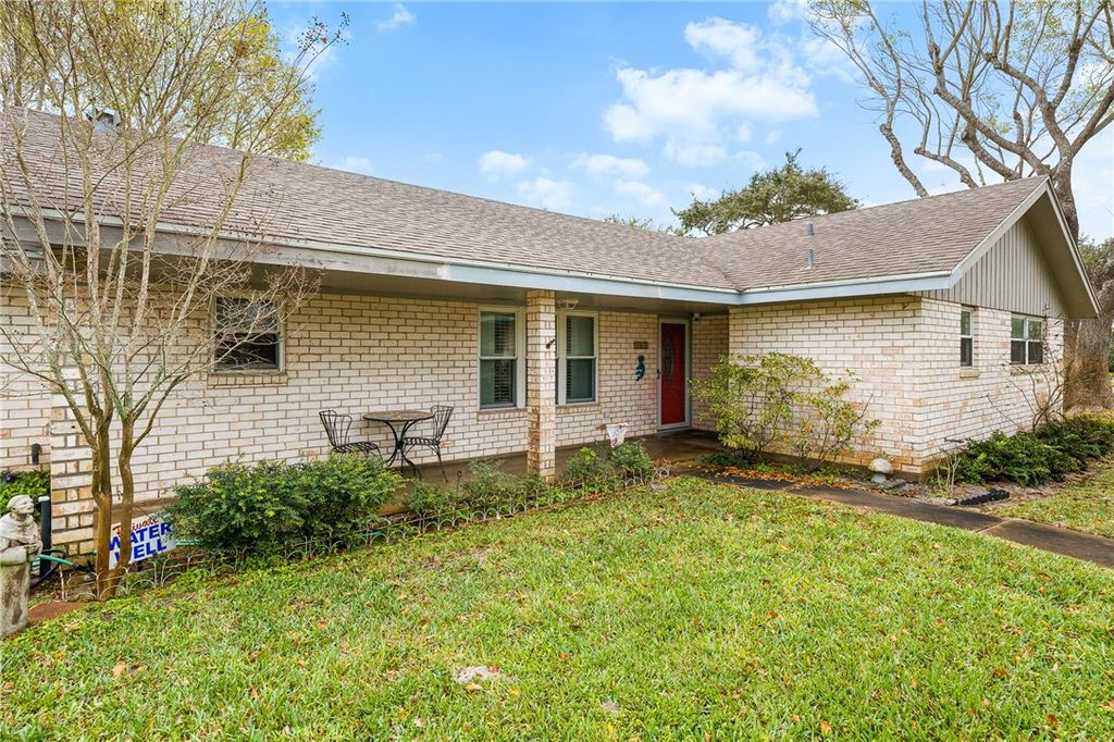 948 Oak Ave, Rockport, TX 78382 — photo 4