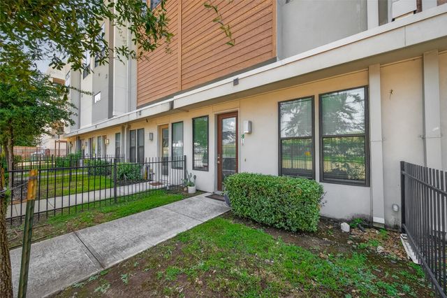 2401 Crawford Street C3D, Houston, TX 77004
