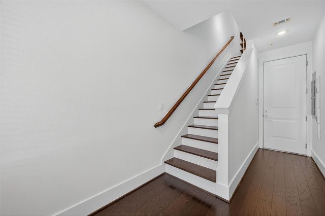 2401 Crawford Street C3D, Houston, TX 77004