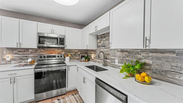 1905 SUZANNE LANE, Lakeland, FL 33813