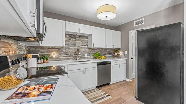 1905 SUZANNE LANE, Lakeland, FL 33813
