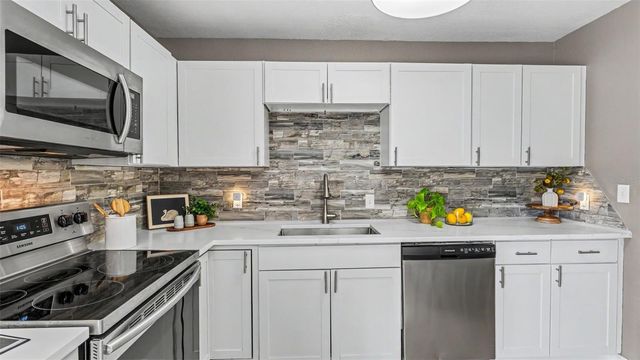 1905 SUZANNE LANE, Lakeland, FL 33813