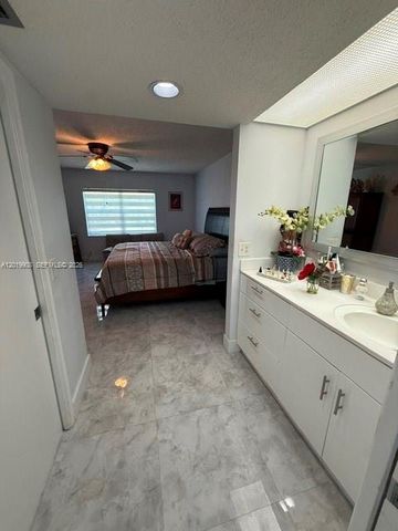 12850 SW 4th Ct 201I, Pembroke Pines, FL 33027