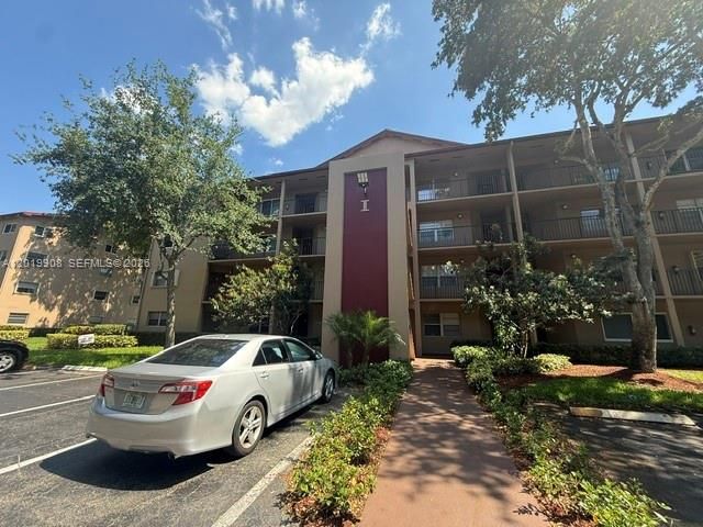 12850 SW 4th Ct 201I, Pembroke Pines, FL 33027