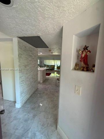 12850 SW 4th Ct 201I, Pembroke Pines, FL 33027