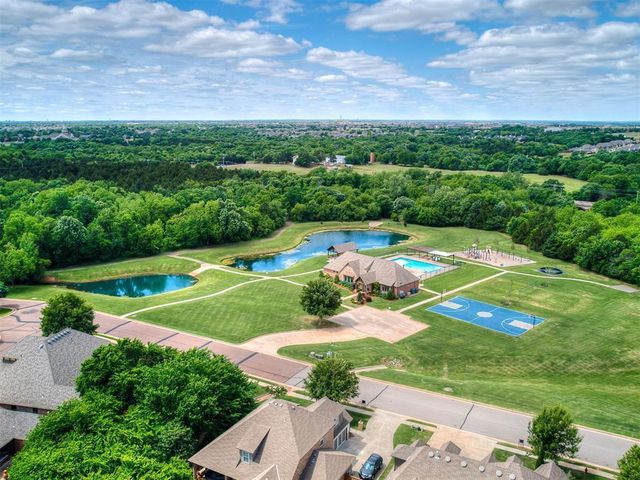 3009 Wood Thrush Way, Edmond, OK 73012