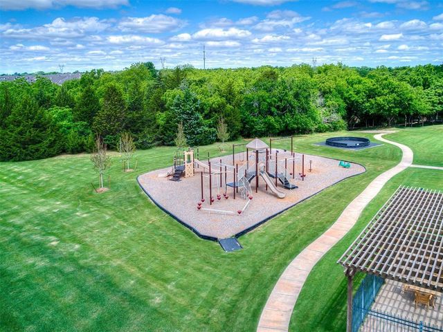 3009 Wood Thrush Way, Edmond, OK 73012