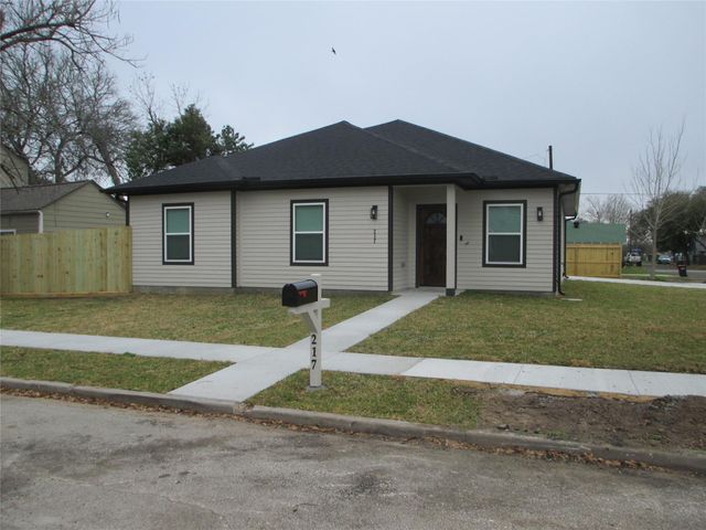 217 Miriam Street, Baytown, TX 77520