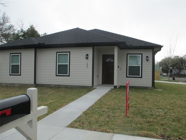 217 Miriam Street, Baytown, TX 77520