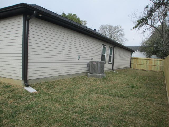 217 Miriam Street, Baytown, TX 77520