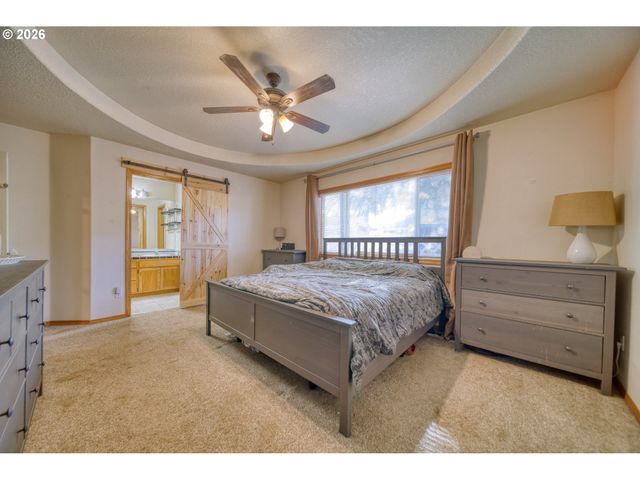 33280 LINDEN St, Scappoose, OR 97056