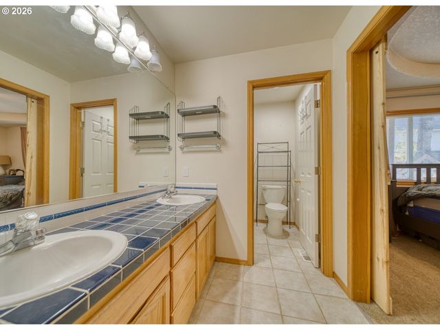 33280 LINDEN St, Scappoose, OR 97056