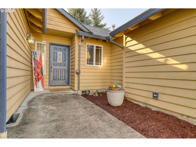 33280 LINDEN St, Scappoose, OR 97056