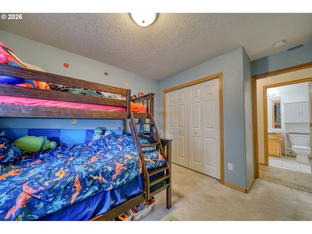 33280 LINDEN St, Scappoose, OR 97056