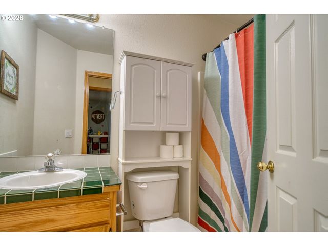 33280 LINDEN St, Scappoose, OR 97056