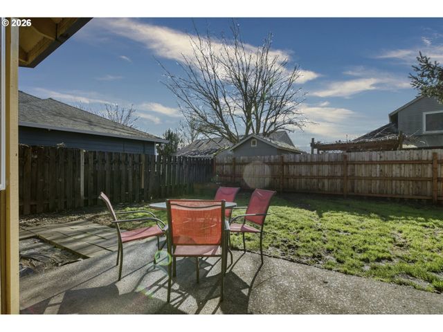 33280 LINDEN St, Scappoose, OR 97056