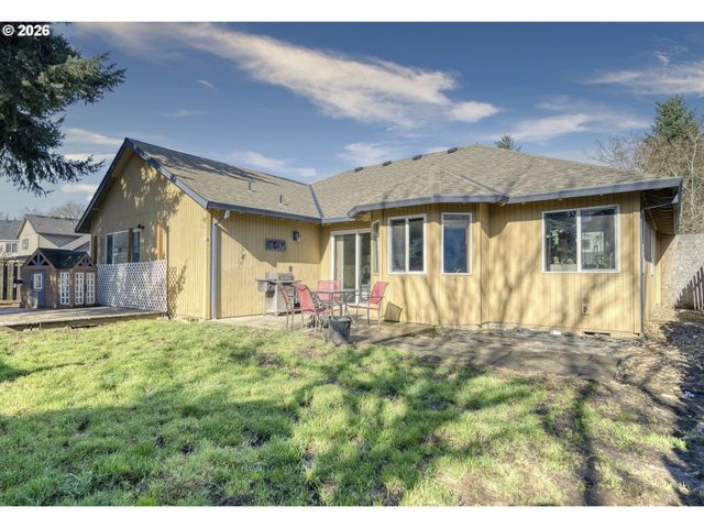 33280 LINDEN St, Scappoose, OR 97056